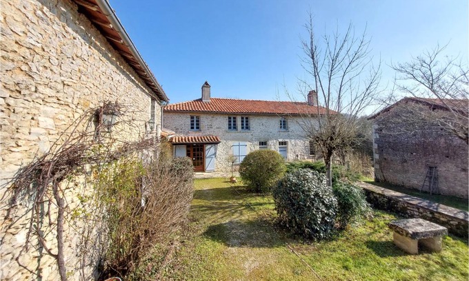 Taize-Aizie House | 130 m² House ∙ 3 bedrooms ∙ 5 guests