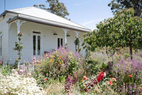 Cygnet House | 130 m² House ∙ 4 bedrooms ∙ 6 guests