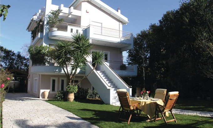 Aigialeia House | 130 m² House ∙ 4 bedrooms ∙ 8 guests