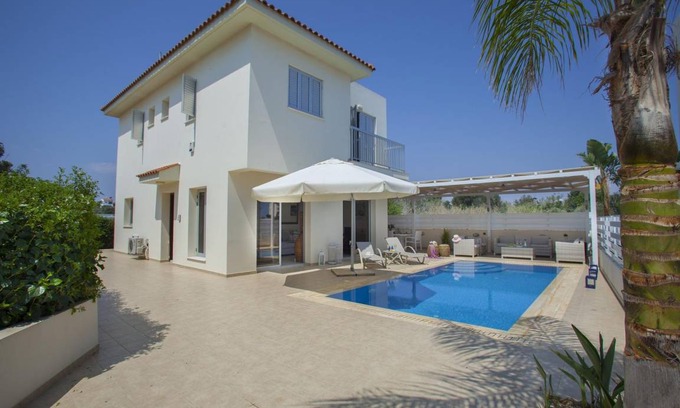 Pernera Villa | 130 m² Villa ∙ 3 bedrooms ∙ 6 guests