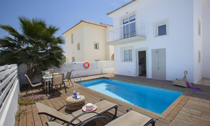 Pernera Villa | 130 m² Villa ∙ 3 bedrooms ∙ 6 guests