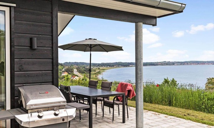 Egsmark Strand House | 133 m² House ∙ 4 bedrooms ∙ 8 guests