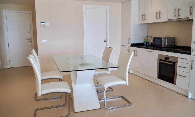 Puerto Banus Apartment | 135 m² Apartment ∙ 2 bedrooms ∙ 4 guests