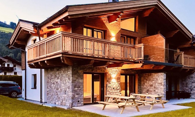 Wald im Pinzgau Ski Chalet | 135 m² Chalet ∙ 4 bedrooms ∙ 10 guests