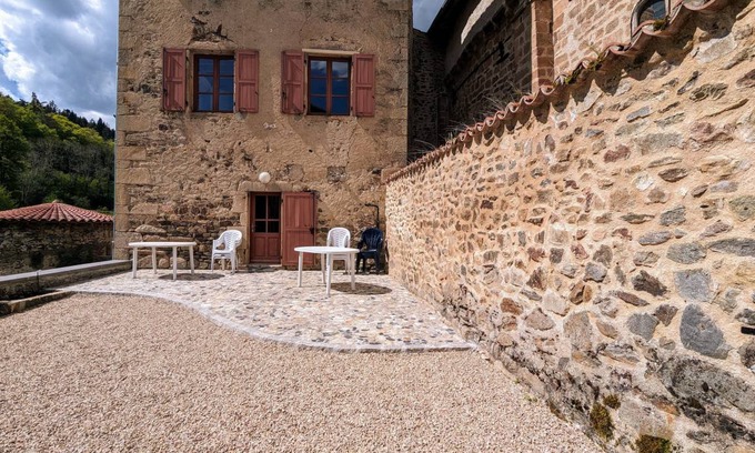 Saint-Vert Cottage | 136 m² Cabin ∙ 2 bedrooms ∙ 5 guests