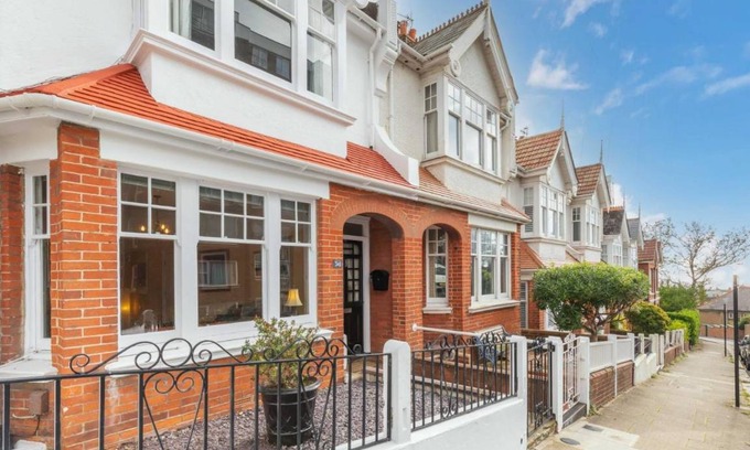 Brighton House | 136 m² House ∙ 3 bedrooms ∙ 6 guests