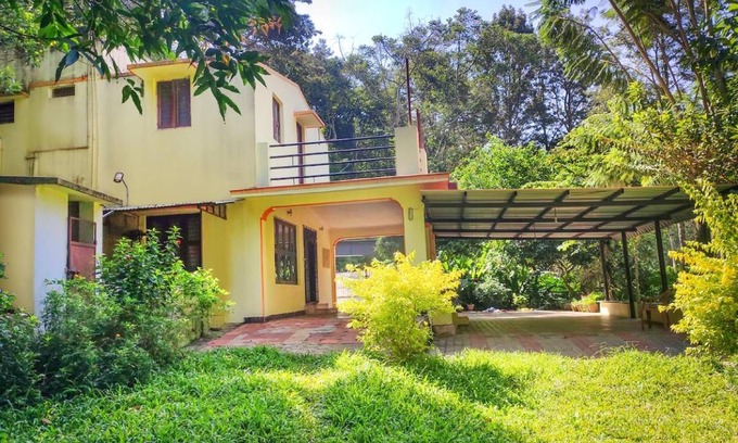 Yercaud Villa | 139 m² Villa ∙ 3 bedrooms ∙ 11 guests
