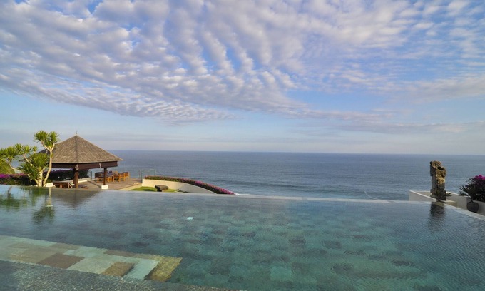 Ungasan Villa | 13BR Villa With An Ocean View Uluwatu - 6Min Walk To Melasti Beach! W/Pool!
