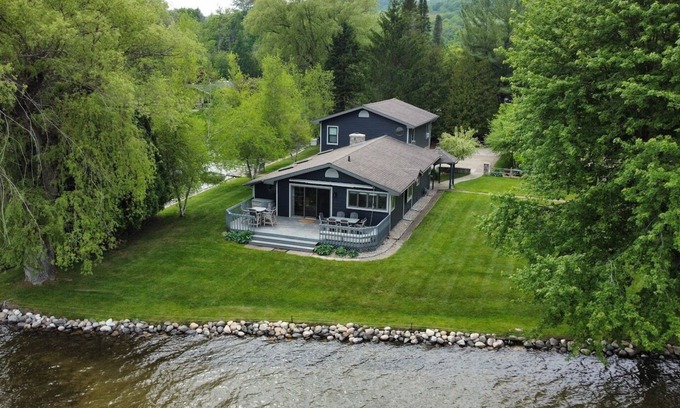 Bellaire House | 140 ft. of Bellaire Lakefront Property on Intermediate Lake & canal