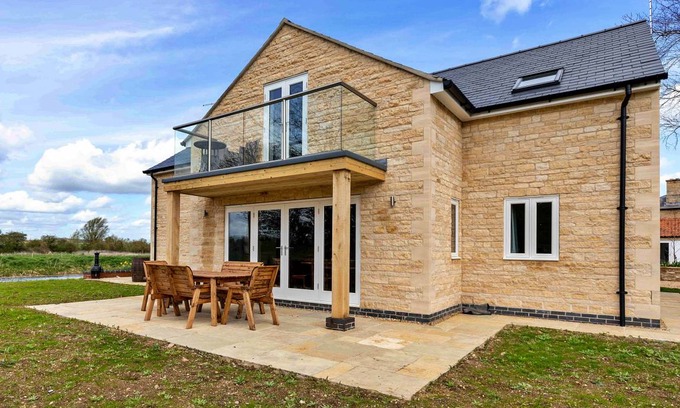 Thurlby Cottage | 140 m² Cabin ∙ 3 bedrooms ∙ 6 guests