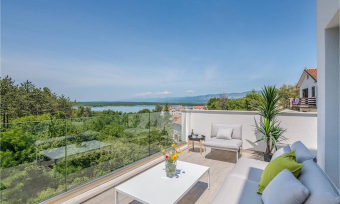 Klimno House | 140 m² Maisonette ∙ 3 bedrooms ∙ 8 guests