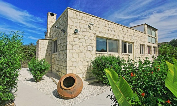 Goudi Villa | 140 m² Villa ∙ 5 bedrooms ∙ 10 guests