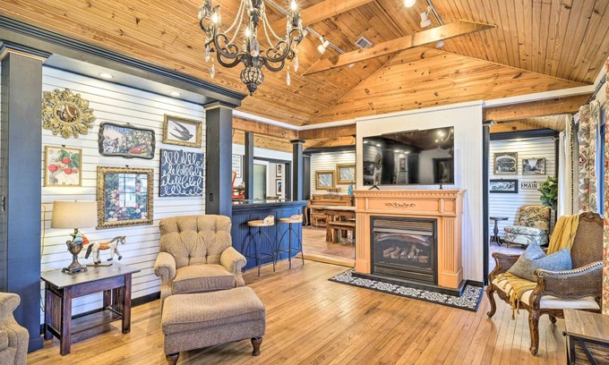 Eureka Springs Historic District Cottage | 143 m² Cabin ∙ 3 bedrooms ∙ 6 guests