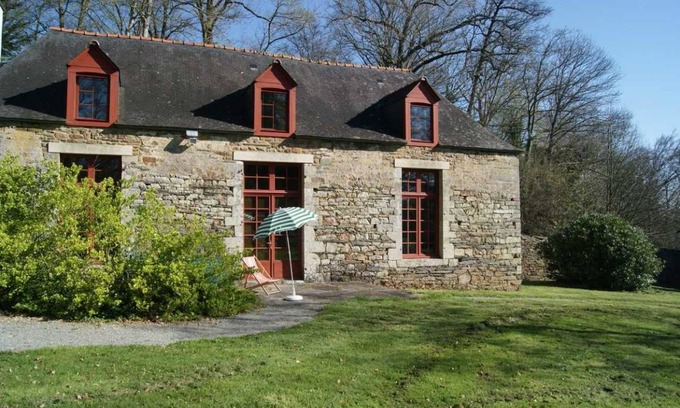 Quelneuc House | 143 m² Gîte ∙ 2 bedrooms ∙ 4 guests