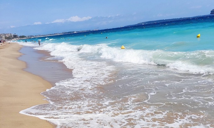 Mandelieu-la-Napoule Beach Apartment | 14407 Charming seafront studio