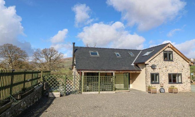 Oswestry House | 145 m² House ∙ 4 bedrooms ∙ 10 guests