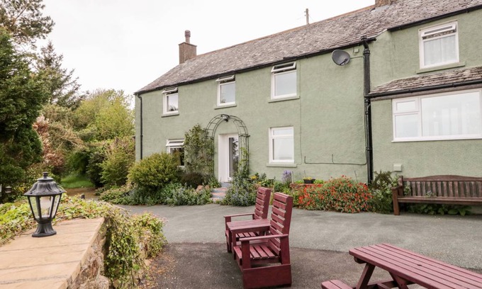 Corney Cottage | 145 m² Cottage ∙ 4 bedrooms ∙ 10 guests
