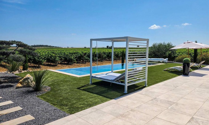 Servian House | 145 m² House ∙ 4 bedrooms ∙ 8 guests