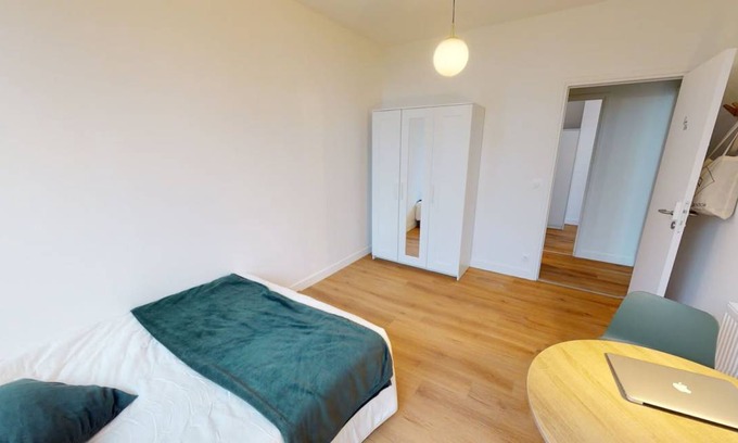 Asnieres-sur-Seine Resort | 145 m² Private room ∙ 1 bedroom ∙ 1 guest