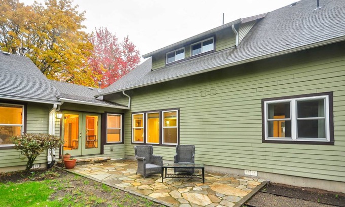 Oak Grove House | 148 m² House ∙ 3 bedrooms ∙ 6 guests