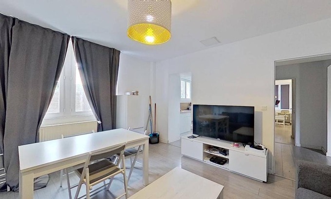 Saint-Etienne-du-Rouvray Resort | 150 m² Private room ∙ 1 bedroom ∙ 1 guest