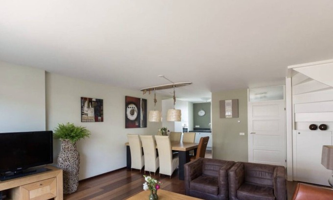 Uithoorn House | 15 km van Amsterdam, Ruime Gezinswoning, Gratis Wifi
