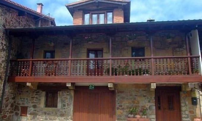 Lierganes Cottage | 15 kms from CABARCENO and 2 kms from LIERGANES. Garden of 1000 meters.