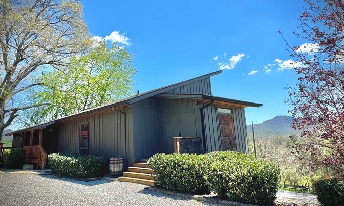 Canton House | 15 min to Asheville, Mountain Views, Fire Pit, Modern 4BR/3.5BTH, Pets welcome