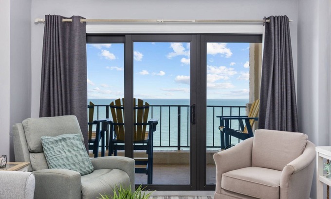 Garden City Condo | *15% Off New Bookings for Stays through 2025*