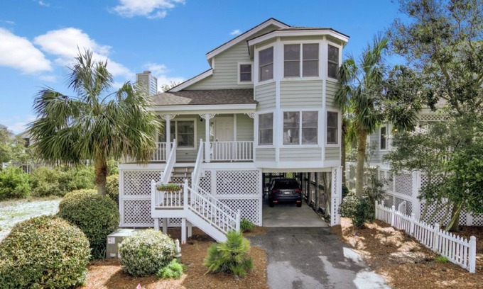 Pelican Bay House | 15 Pelican Bay by AvantStay | ποΈ π Close to Beach and Pool!
