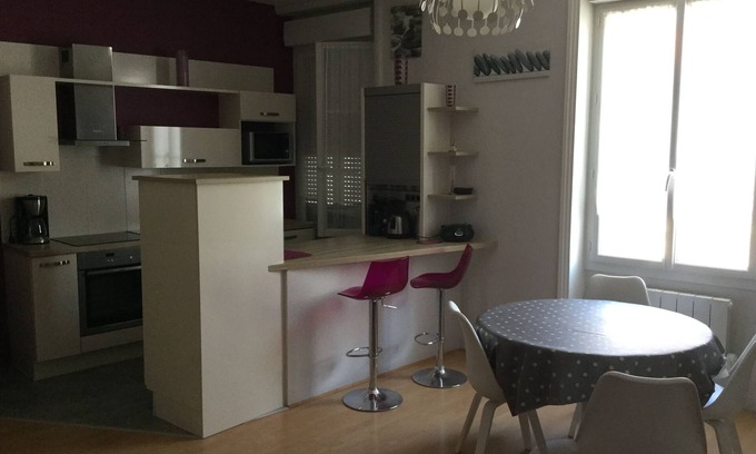 Les Sables d'Olonne Apartment | 150 m from the main beach in Les Sables d'Olonne T2 apartment in Sablaise house
