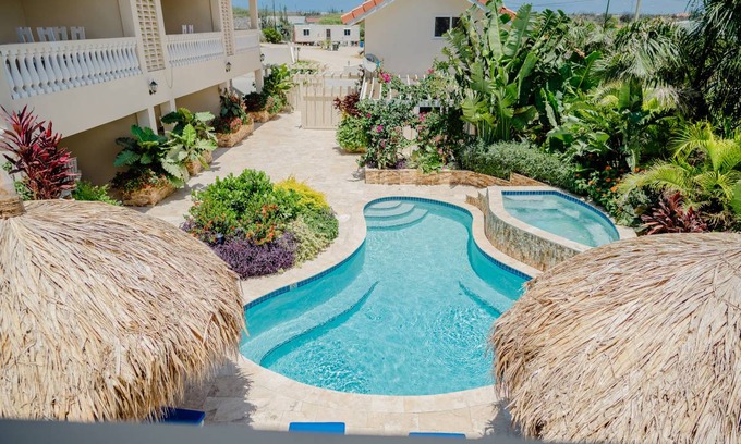 Noord Apartment | 150 m² Apartment ∙ 5 bedrooms ∙ 9 guests