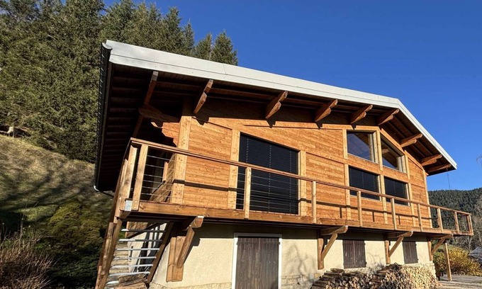 Meaudre Ski Chalet | 150 m² Chalet ∙ 5 bedrooms ∙ 12 guests