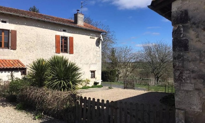 Lusignac House | 150 m² House ∙ 2 bedrooms ∙ 4 guests