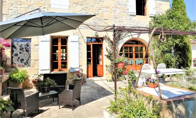 Marguerittes House | 150 m² Maisonette ∙ 4 bedrooms ∙ 6 guests
