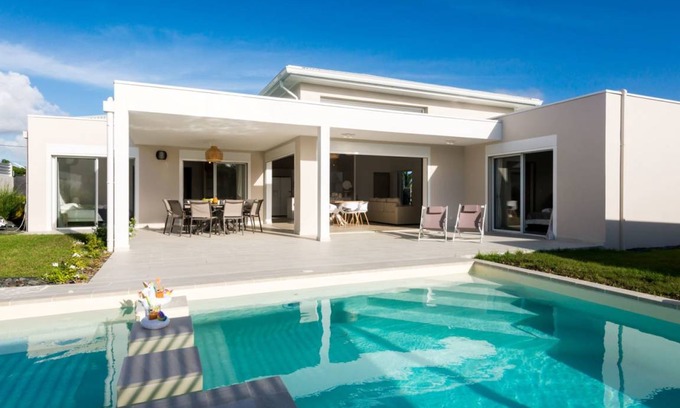 Dunoyer Villa | 150 m² Villa ∙ 4 bedrooms ∙ 8 guests