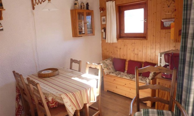 Aussois Apartment | 150m from ski slopes, floor -1, balcony, tv, ski locker, 21m², Aussois