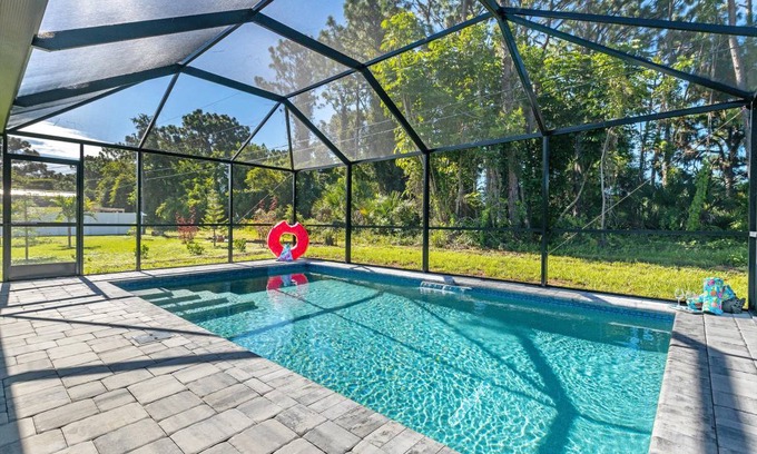 Englewood East House | 153 m² House ∙ 3 bedrooms ∙ 6 guests