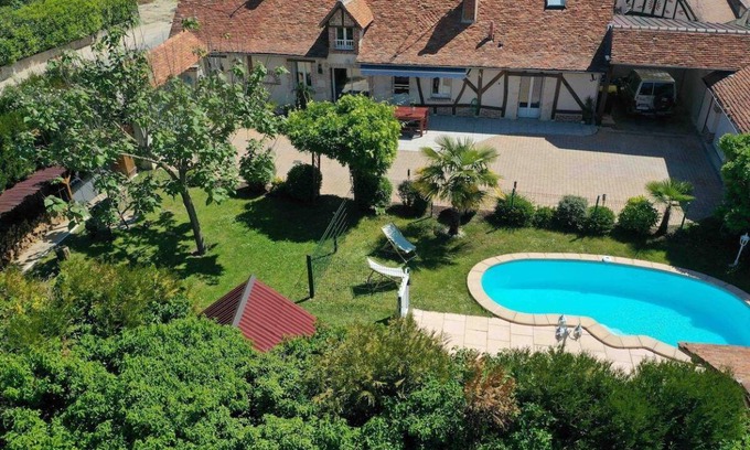 Romorantin-Lanthenay House | 155 m² House ∙ 4 bedrooms ∙ 10 guests