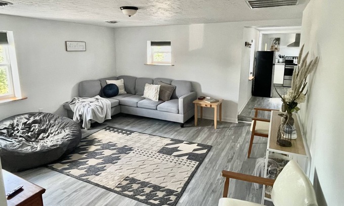New Oxford Apartment | 15mi to Gburg/York/Hanover/Dover Bridal & Tourists