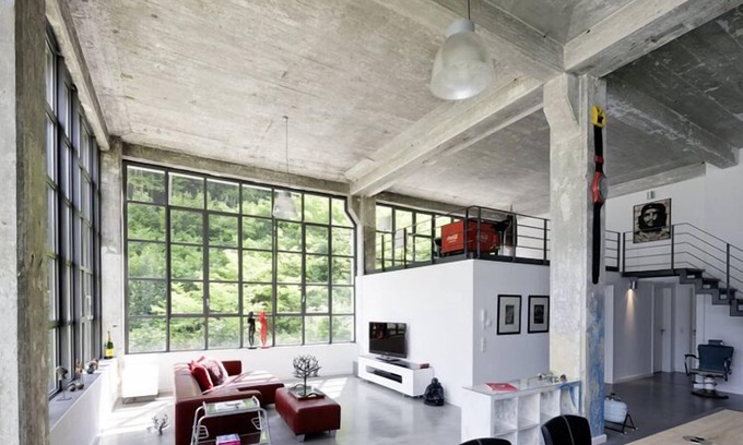 Neustadt-Stadtmitte Apartment | 160 m2 loft apartment in factory style in a Bauhaus monument for 7