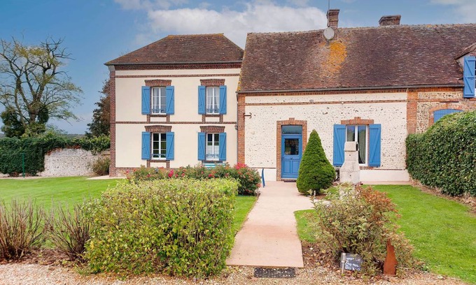 La Chapelle-Fortin Cottage | 160 m² Cabin ∙ 4 bedrooms ∙ 8 guests