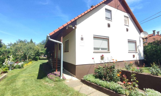 Gardony House | 160 m² House ∙ 3 bedrooms ∙ 6 guests