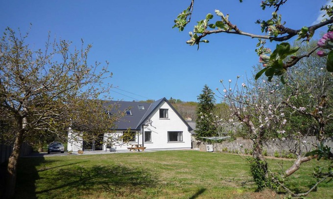 Fossa House | 160 m² House ∙ 4 bedrooms ∙ 8 guests
