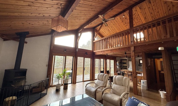 Fujikawaguchiko Cottage | 162㎡cabin/3min walk Lake Saiko/remote work/BBQ/5min drive Kawaguchi Lake/Mt.Fuji