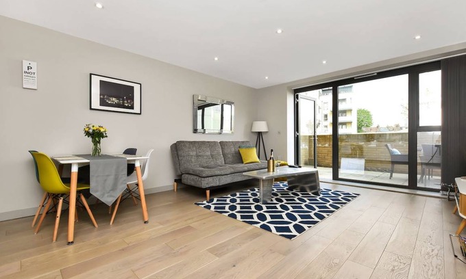 West Ealing Apartment | 165 m² Apartment ∙ 2 bedrooms ∙ 4 guests