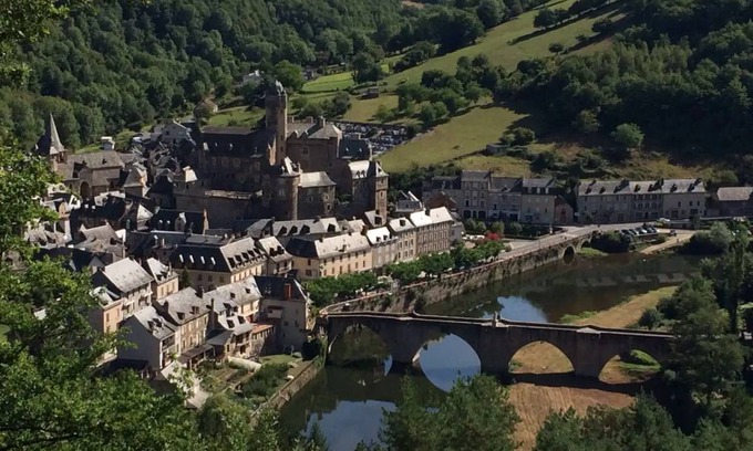 Estaing House | 169 m² House ∙ 2 bedrooms ∙ 4 guests