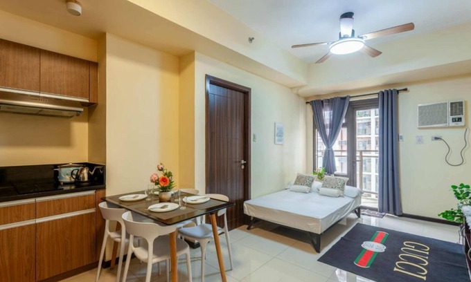 Pasay Condo | 16D The Den The Radiance Manila Bay