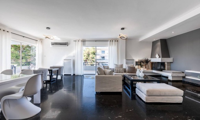 Glyfada Apartment | 170 m² Apartment ∙ 3 bedrooms ∙ 6 guests