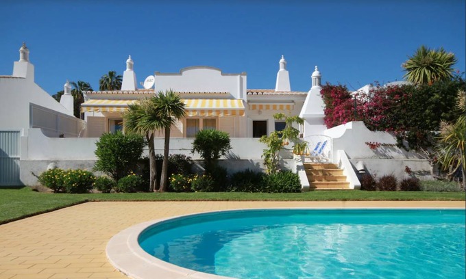 Albardeira House | 170 m² House ∙ 3 bedrooms ∙ 6 guests